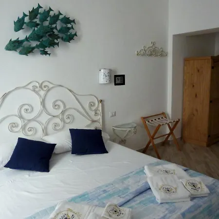 Clelia's Boutique & לינה וארוחת בוקר 4*