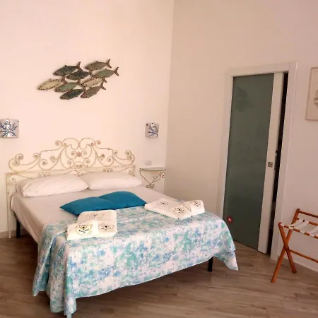 Clelia's Boutique & 3* La Maddalena (Sassari)