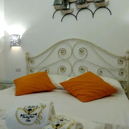 Bed and Breakfast Clelia's Boutique & Λα Μανταλένα