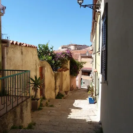 Clelia's Boutique & 3* La Maddalena (Sassari)