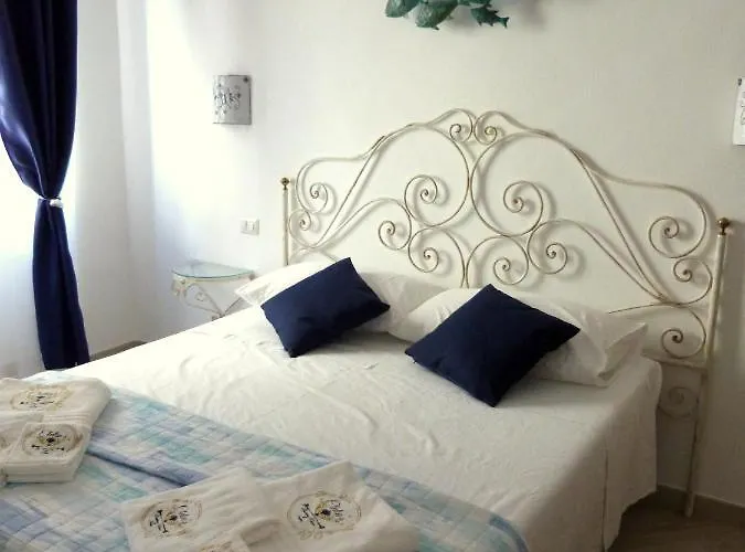 Clelia's Boutique & La Maddalena (Sassari)